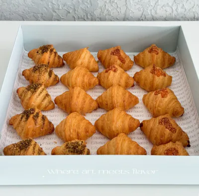 Mini Croissant Box (20Pcs)